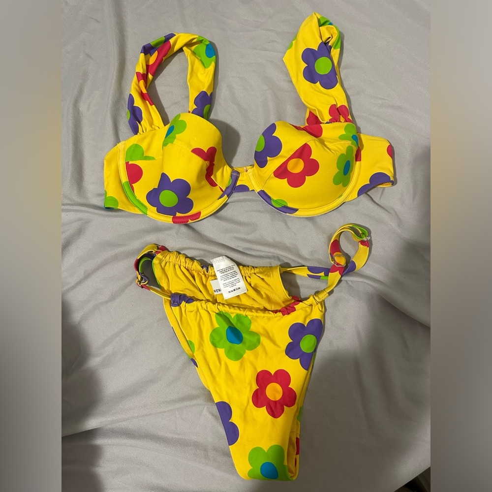 weworewhat yellow flower bikini size M top and S bottom